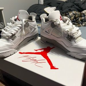 Jordan 4 oreo size 9 men